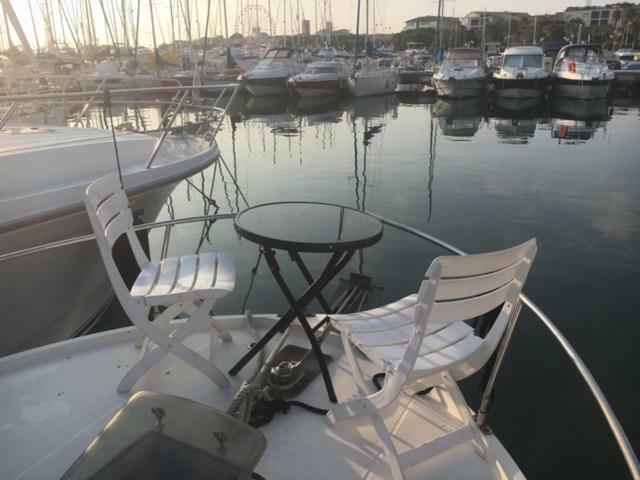 Готель Location Bateau Antibes Port Vauban Екстер'єр фото